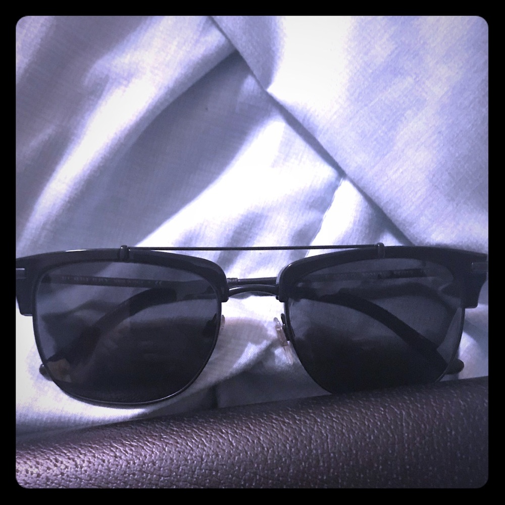 Women’s Burberry sunglasses